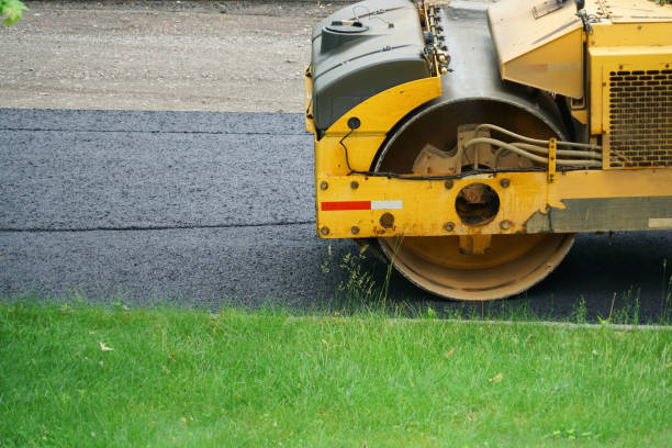 Best Driveway Paving Contractor  in Dubuque, IA